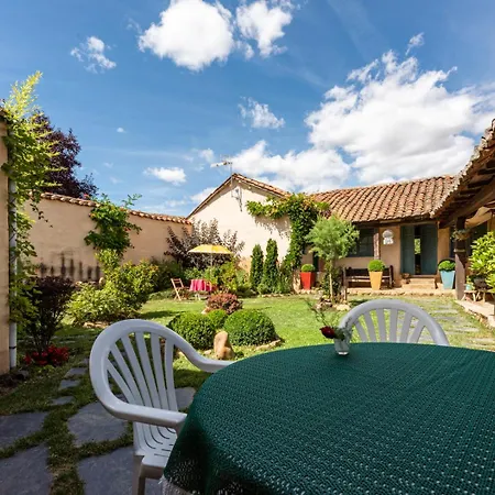 Descubre La Cepedana: Con Encanto En Cogorderos, A Solo 10 Km De Astorga Casa rural